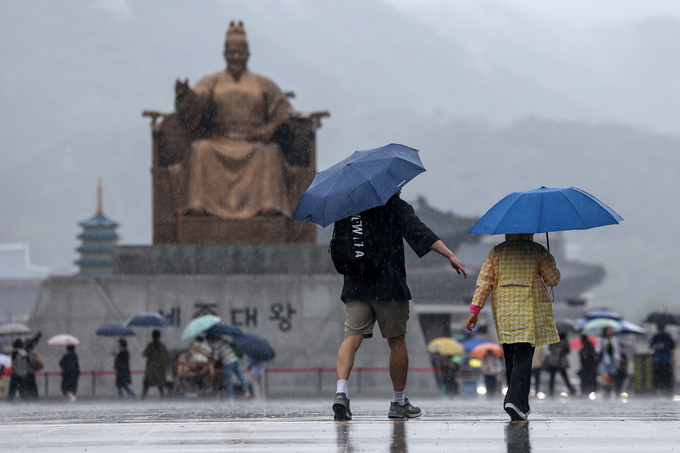 연휴 덮친 강풍·호우… 최대 80㎜ 더 내린다