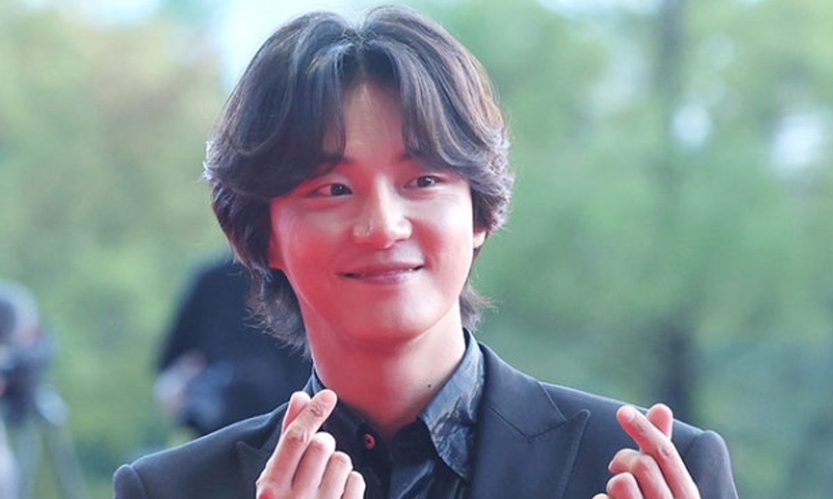 윤시윤, 결벽증 뒤에 숨은 아픈 가정사 고백 “아침에 줄 서서...”