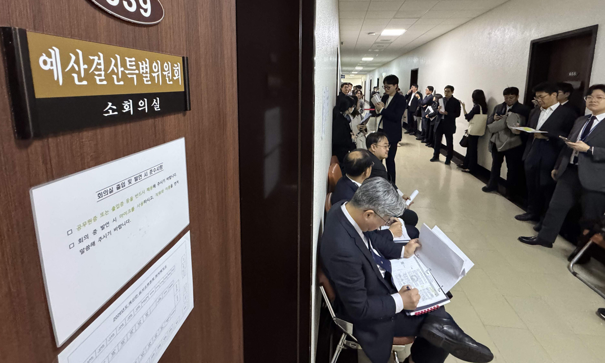 예결위, 국민성장펀드·농어촌기본소득 충돌 [막오른 예산국회]