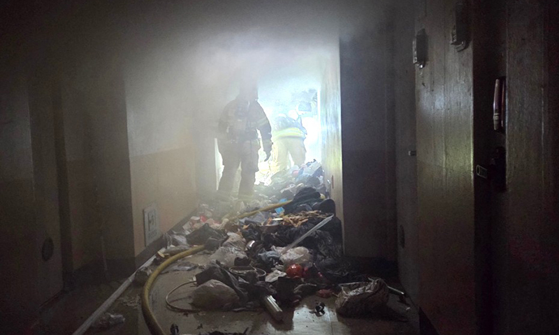 베트남 참전용사, 자택 쓰레기더미 화재 사망