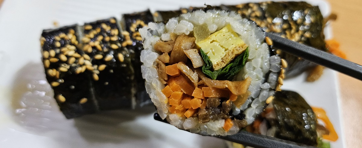 “김밥 한 줄 6000원 넘기도”…‘金밥’에 손님도 업주도 ‘울상’