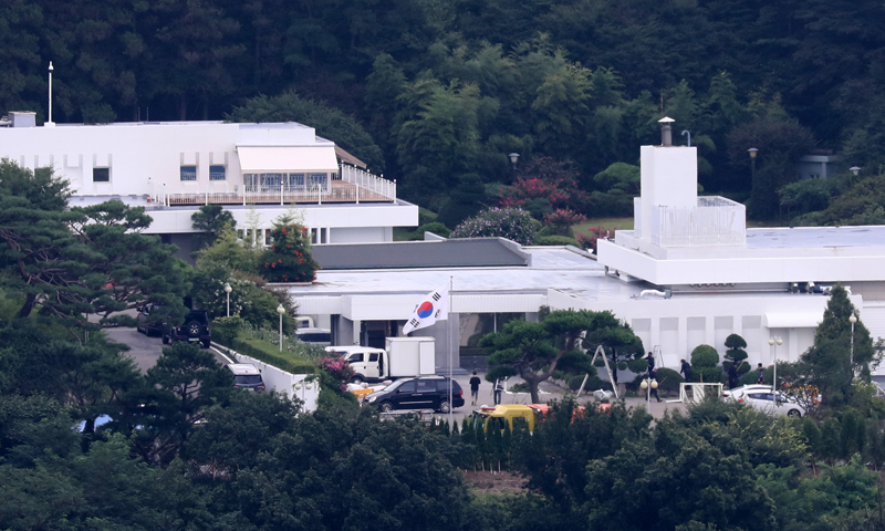 이재명 대통령, 한남동 관저서 지낸다…&${esc.h}34;세금 낭비 감안&${esc.h}34;