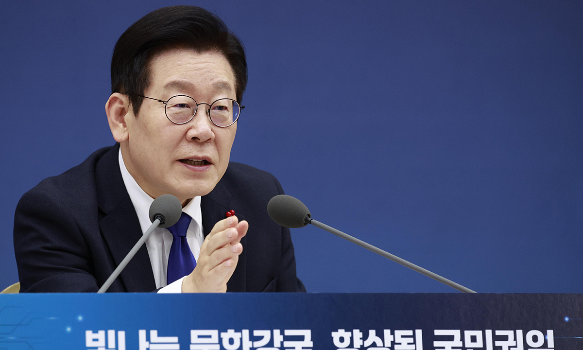 李 대통령 “박물관 문화재, 아무나 빌려갔다니…비정상 관리돼”