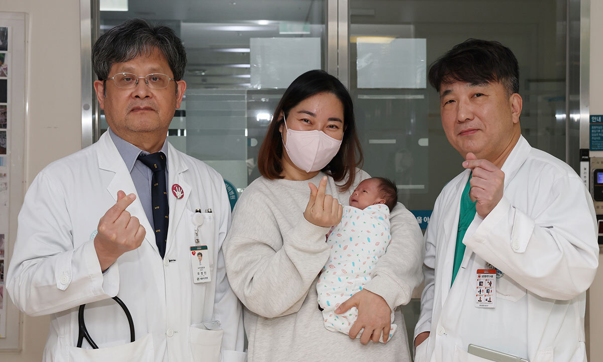 생후 8일 아기 엄지 크기 심장 수술 성공