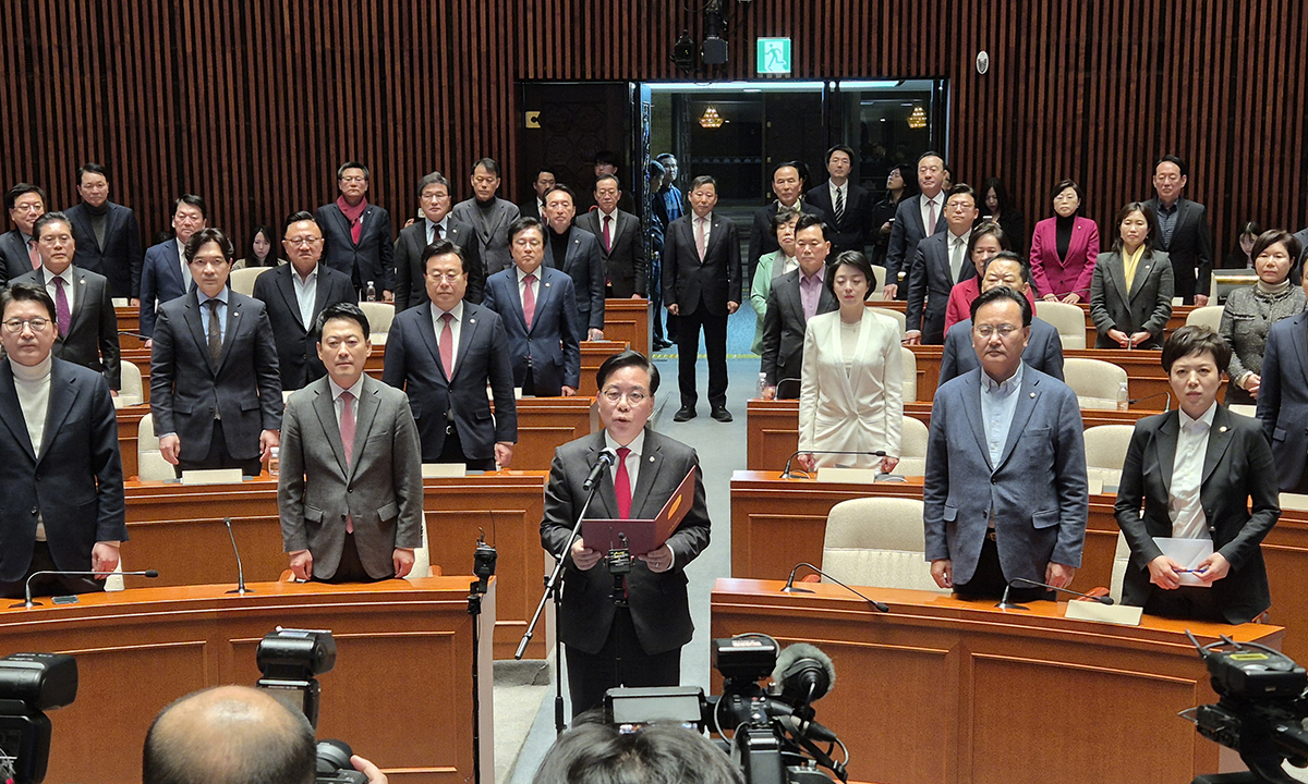 “尹 복귀 반대… 계엄 선포 거듭 사과” …국힘 의원 전원 ‘절윤 선언’ 결의문