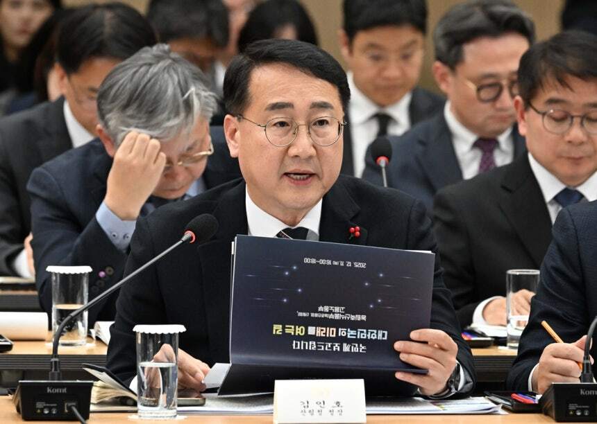 ‘음주 질주’ 김인호 전 산림청장 檢 송치… 보행자 덮칠 뻔한 아찔한 상황도