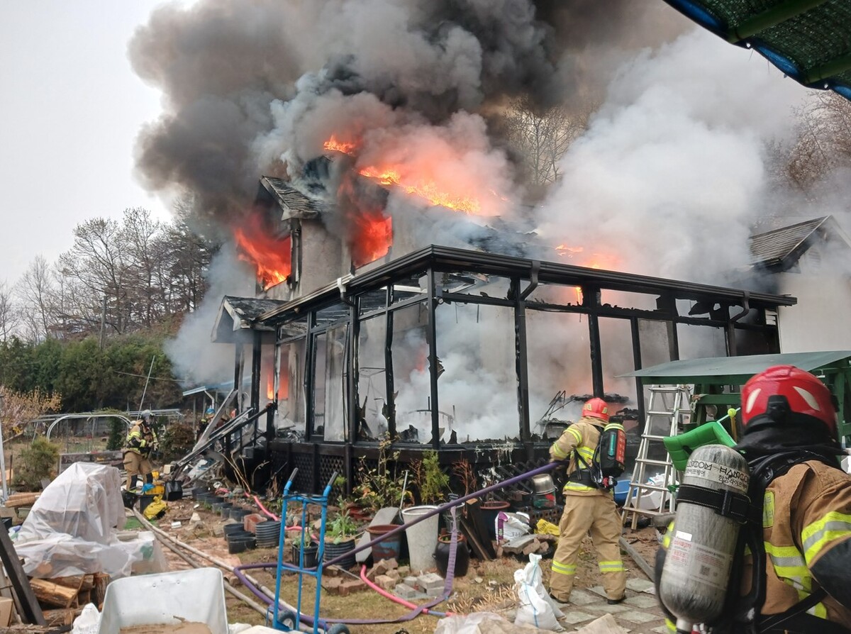 포항 기계 단독주택서 불…1명 숨진 채 발견 [사건수첩]