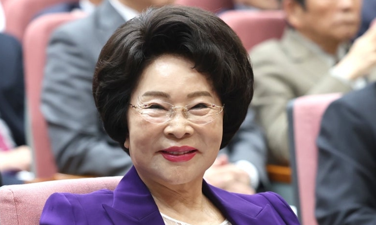 94세 이길여 총장의 '60대 동안' 시크릿…&${esc.h}34;비혼·물 1.5ℓ·그리고 레이저&${esc.h}34; [라이프+]