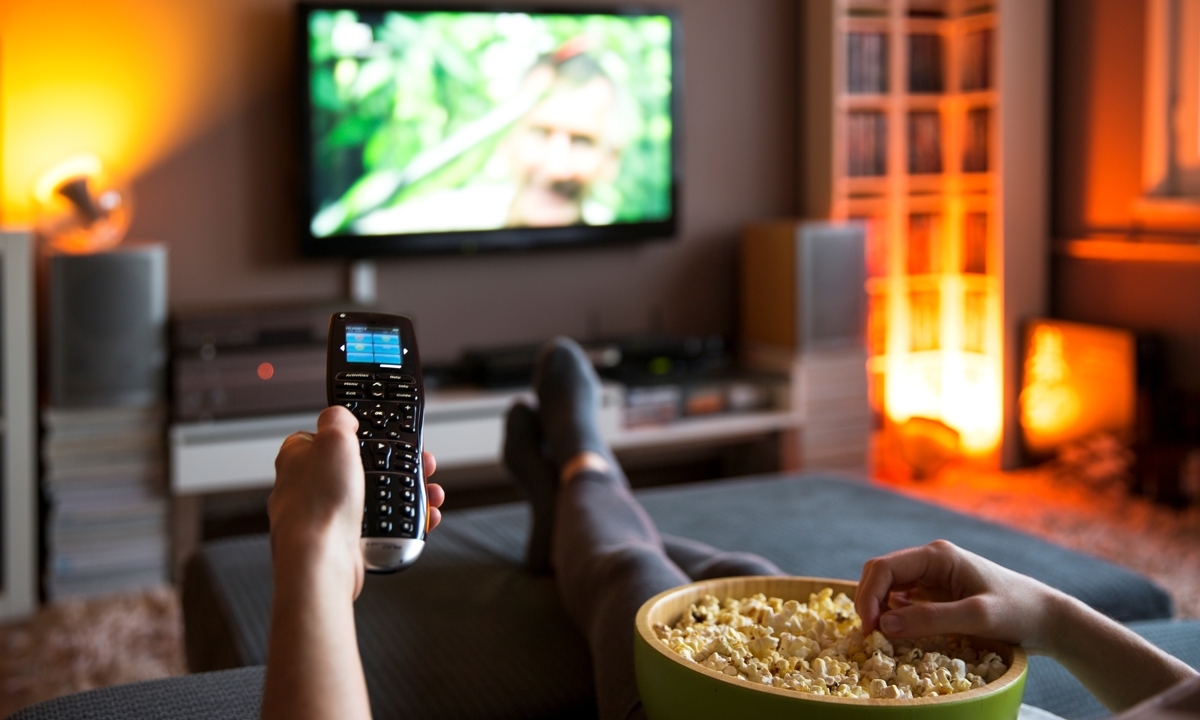 TV 1시간 보면 수명 22분 깎인다…성실한 성격이 수명 갈랐다 [라이프+]