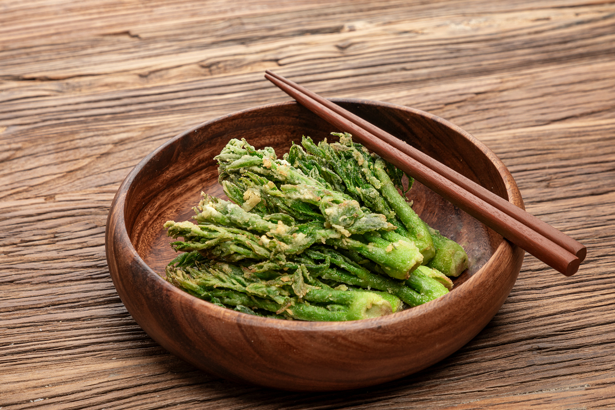 초고추장만 찍기엔 억울한 ‘두릅’…풍미 200% 살리는 한정식집 조리법 [FOOD+]