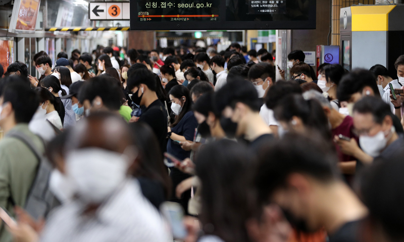 IMF “저성장 진입 韓 GDP, 5년 뒤 대만보다 1만달러 이상 뒤처질 것” 外 [한강로 경제브리핑]