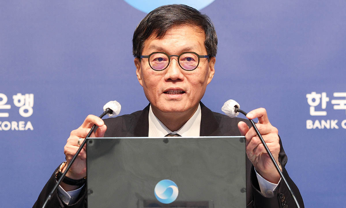 떠나는 이창용 “통화·재정정책 한계…한국은행, 구조개혁 연구 계속되길”