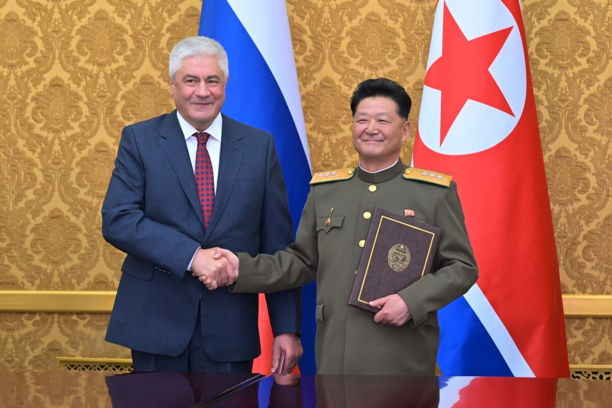 북·러, 치안 협력까지 확대…고위급 교류 이어질 듯 [북*마크]