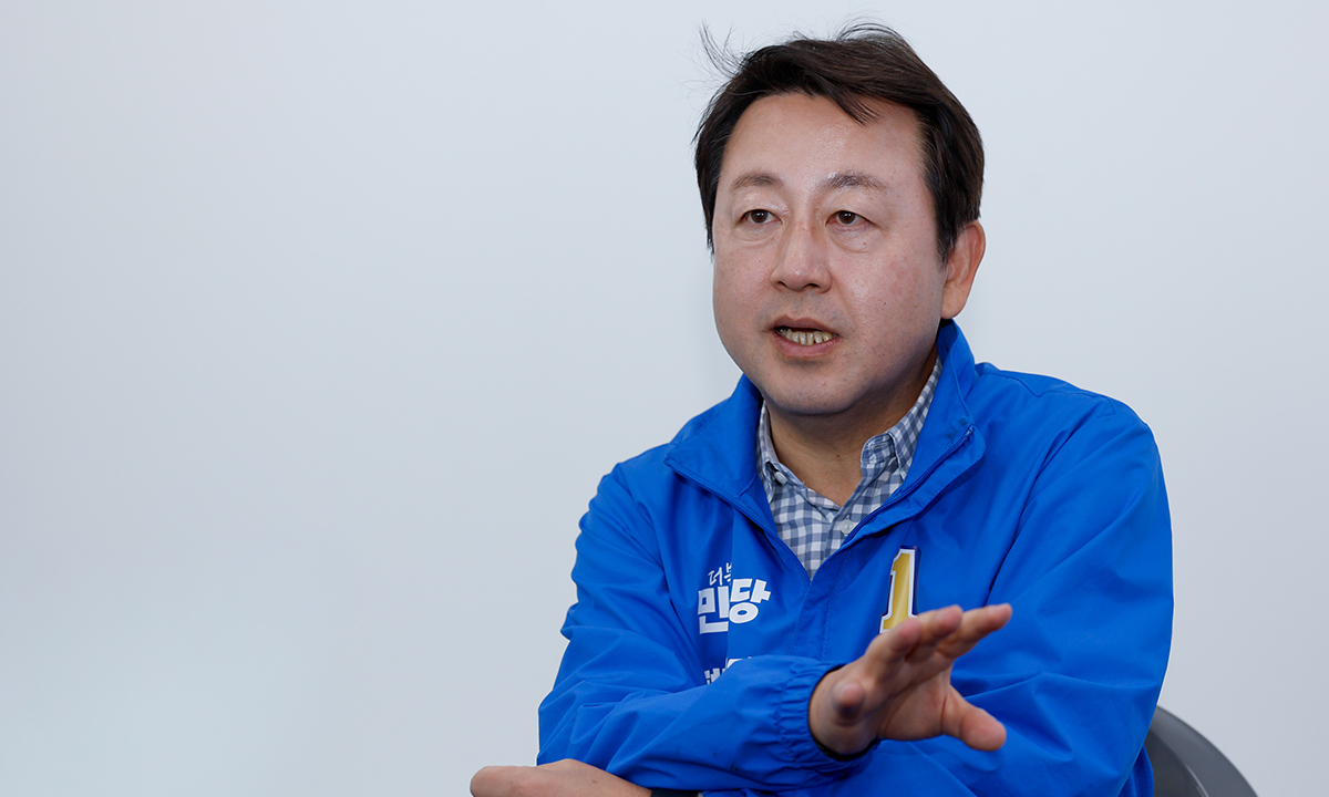 與 김용남 “집권당 프리미엄 활용할 일머리 있어… 범여권 위해 자제, 조국에 사과 없다” [재보선 후보에게 듣는다]
