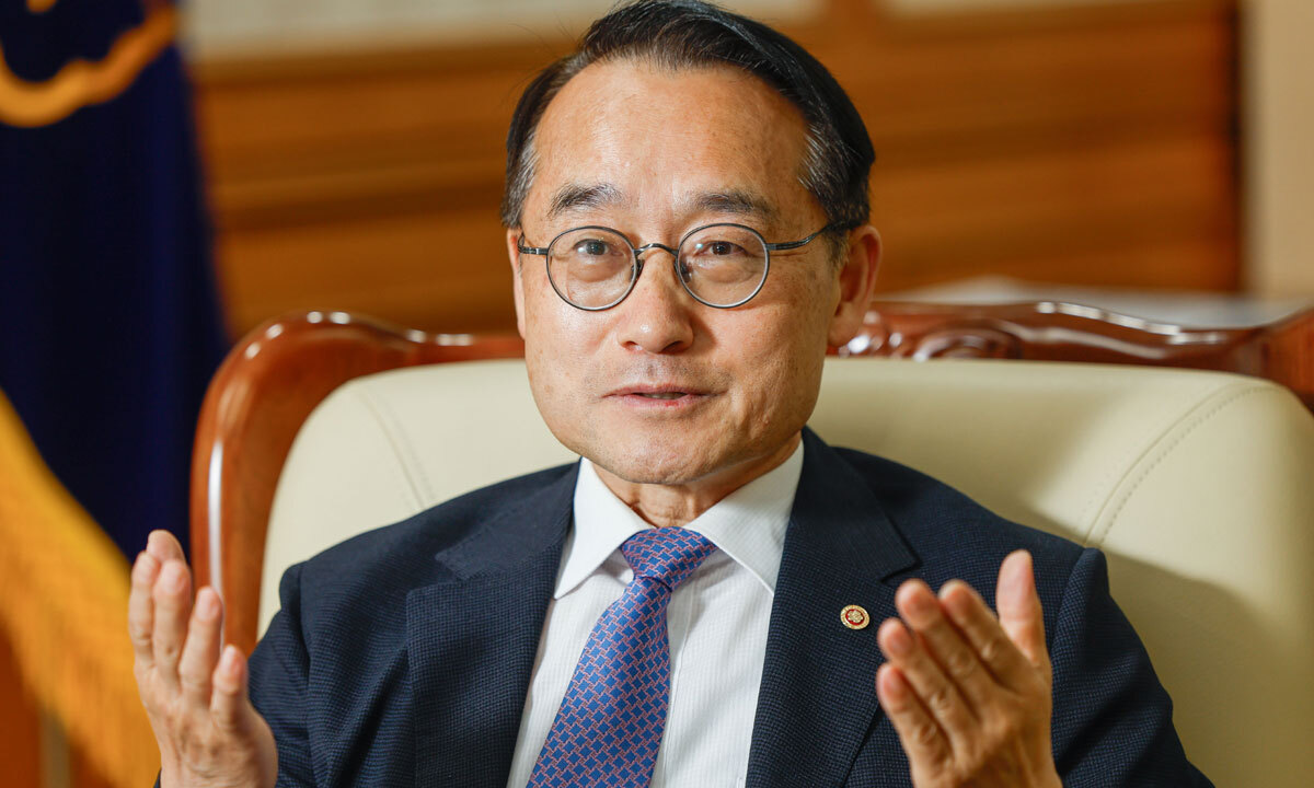 허철훈 선관위 사무총장 “AI 활용 가짜뉴스 순식간 확산… 신속 삭제·조기 차단 중요” [심층기획-6·3 지선 매니페스토]