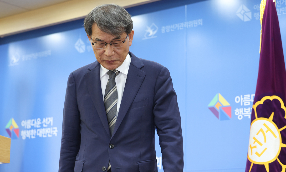윤건영 “노태악, 투표 종료 40분 전 용지 부족 첫 보고 받아”