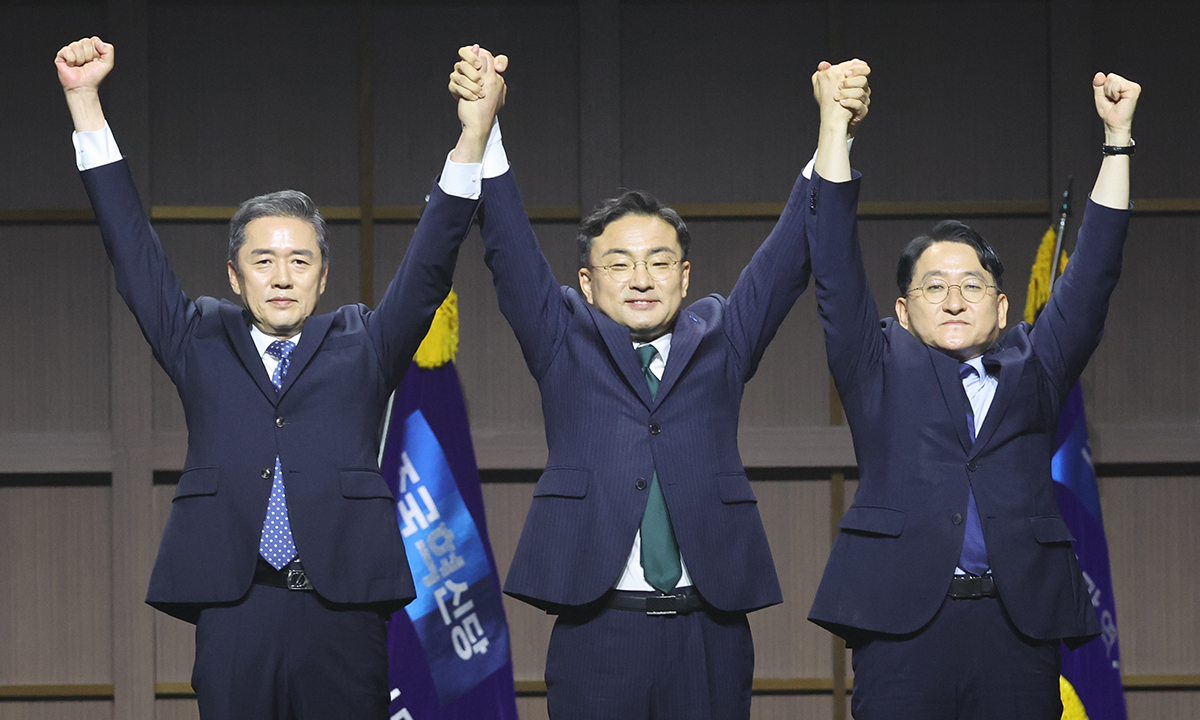 조국혁신당 새 대표에 신장식…최고위원 차규근·황현선