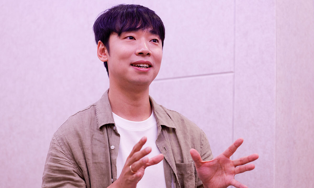 박준모 성우 “간절함 알기에… 스무살 가장의 꿈 위해 재능기부” [차 한잔 나누며]