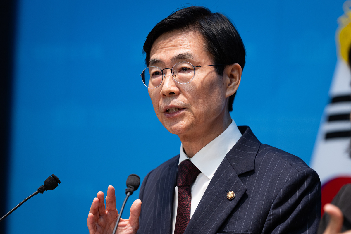 '멱살잡이' 소동에 '돌려차기' 설화까지… 당권파도 쇄신파도 '파도 파도 고구마' 국힘