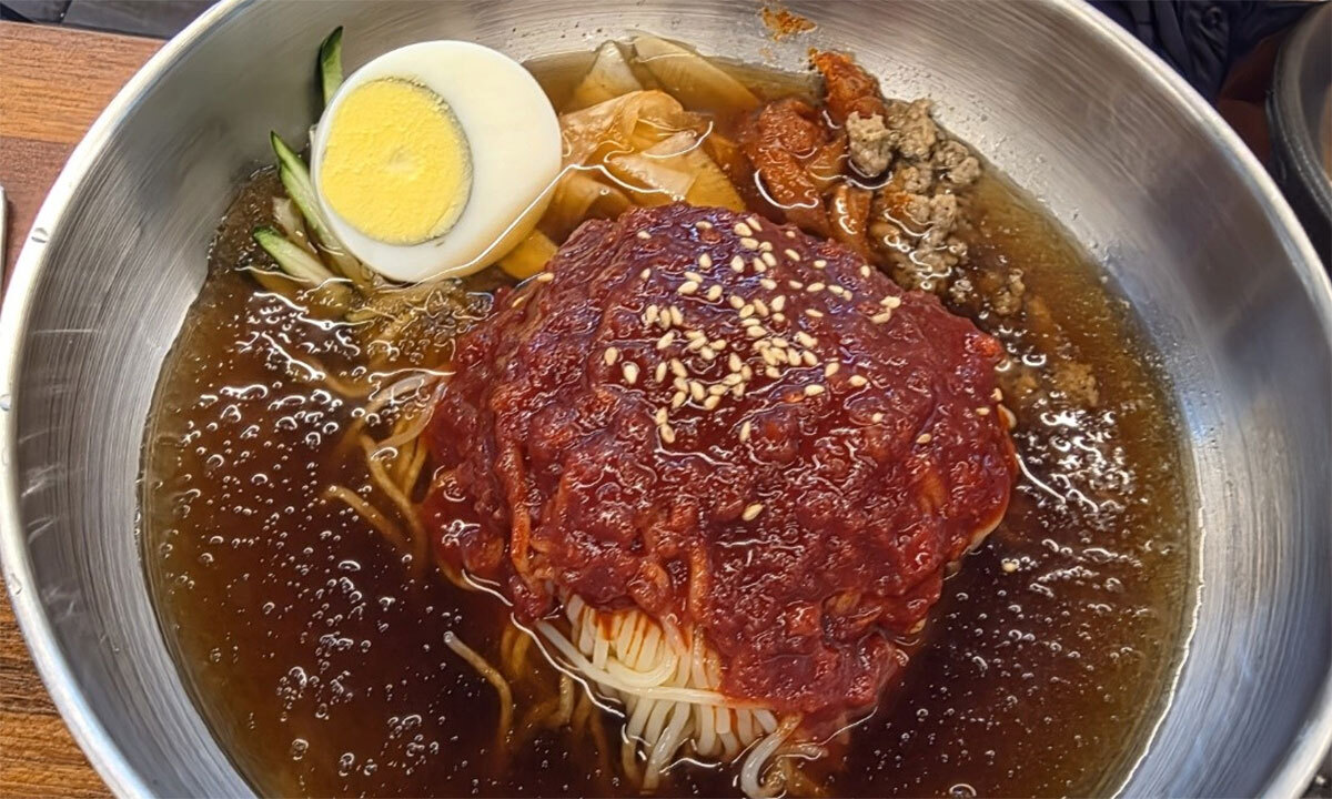 가야밀면 먹을까? 기장밀면 먹을까?…70년 역사 품은 부산 ‘밀면’ [FOOD+]