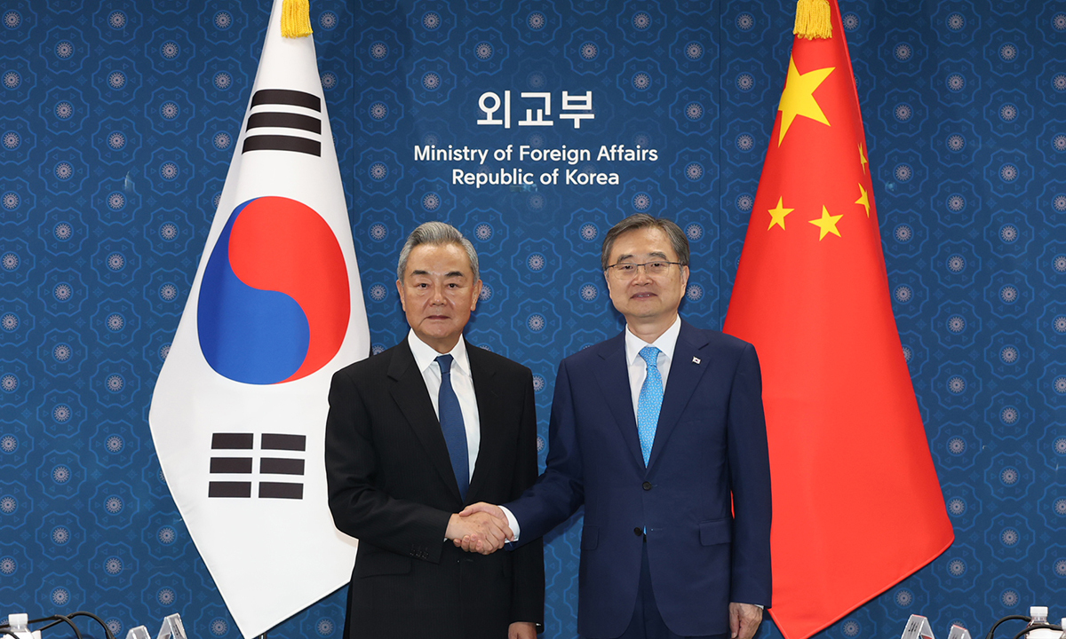 왕이 “북미 정상회담, 북미가 결정할 일… 미국이 대북 적대정책 바꿔야”